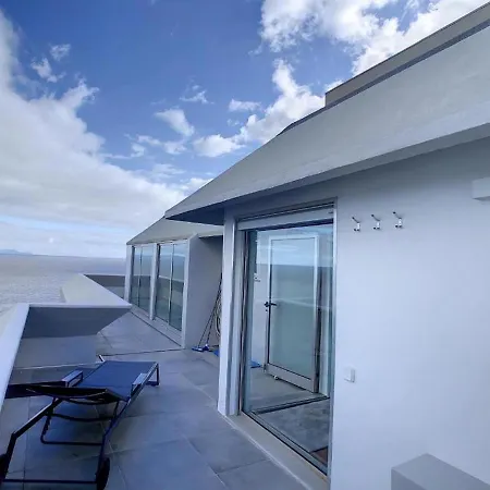 Luxurious Penthouse Direct On Sea