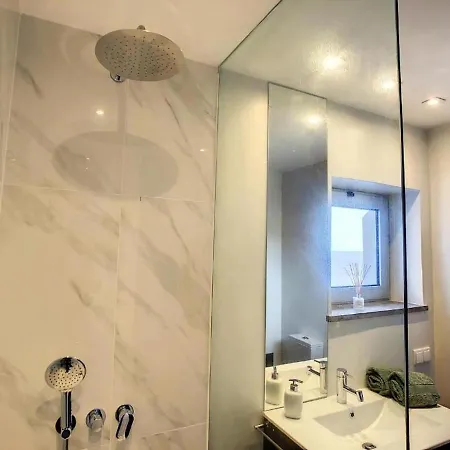 Luxurious Penthouse Direct On Sea