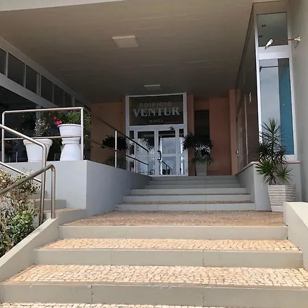 Luxurious Penthouse Direct At Sea דירה *