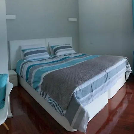 Luxurious Penthouse Direct On Sea *