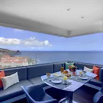 Luxurious Penthouse Direct On Sea