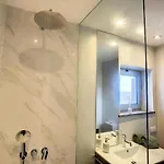 Luxurious Penthouse Direct On Sea