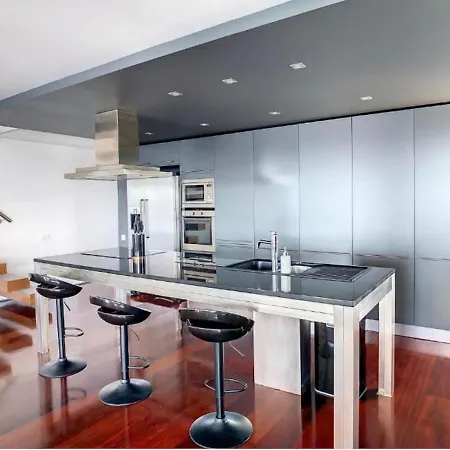 Luxurious Penthouse Direct On Sea Lägenhet