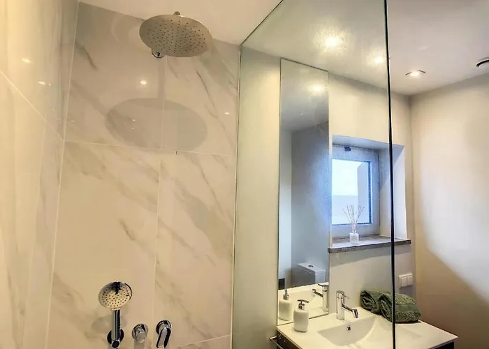 Luxurious Penthouse Direct On Sea