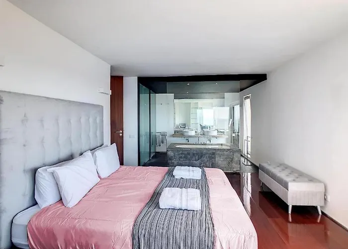 Luxurious Penthouse Direct On Sea Apartmán *