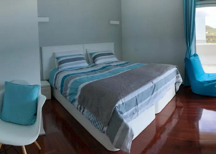 Luxurious Penthouse Direct On Sea *