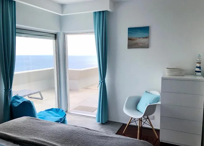 Luxurious Penthouse Direct On Sea Apartmán *