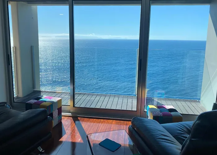 Luxurious Penthouse Direct On Sea *